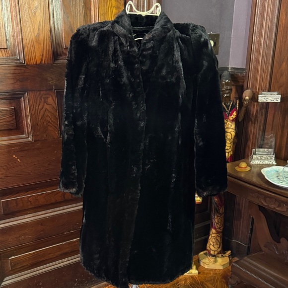Luxurious Black Rabbit 3/4 Length Fur Coat - Picture 1 of 10